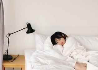 睁开眼，166.su给你分享的瓜有点“滑牙”