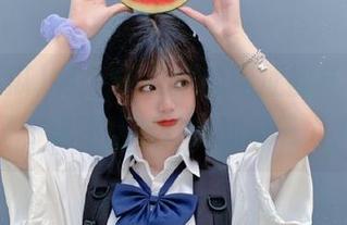 啊，56吃瓜的网址都有“王”的影子，是不是吃炸鸡的老王太火了？