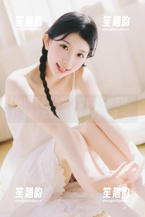 hl 妹子在“hl01”分享自己的午饭,它竟然比我的晚餐看起来还丰盛…