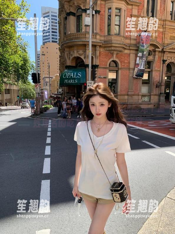 hlw 玩转“hlw”app,你也能是个隐姓埋名的吃瓜高手,酱油就好