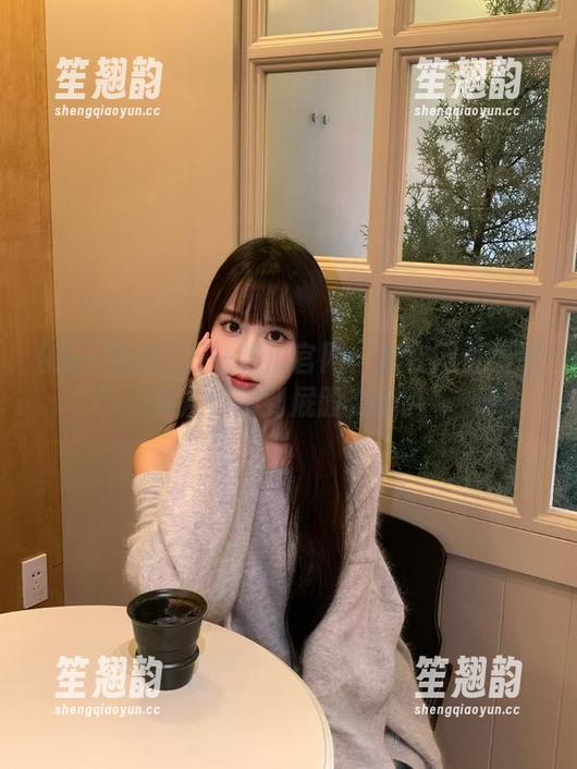 五一吃瓜 五一吃瓜官网:我在网页里和瓜友们聊到屁股变翘。