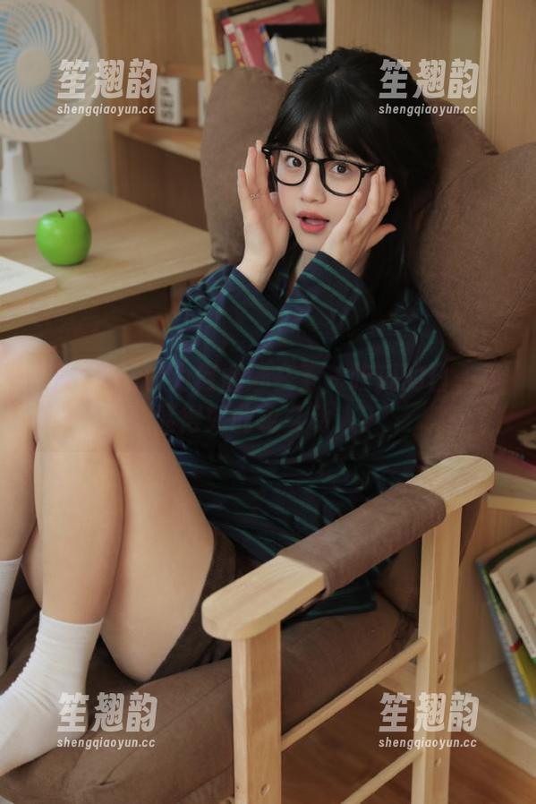 五一吃瓜 为何娜娜在五一吃瓜的日子里显得如此永久动人?