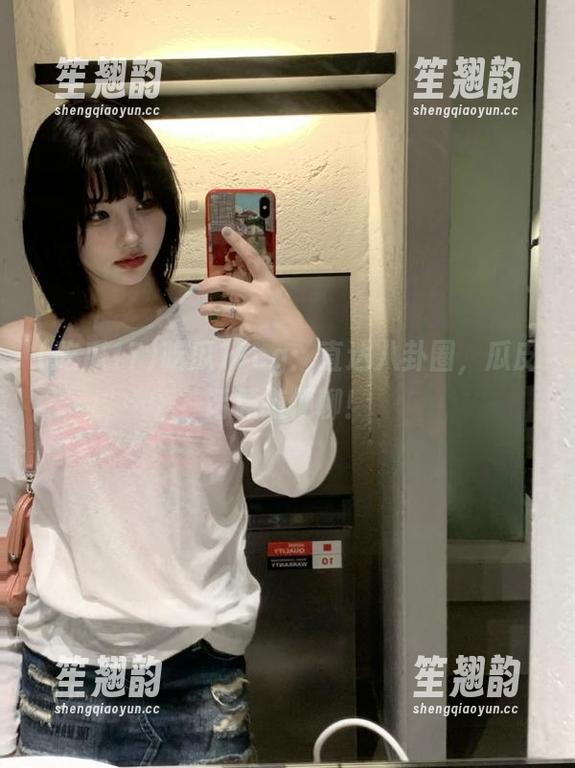 吃瓜17 吃瓜17cg:直达八卦圈,瓜皮话题随便聊!