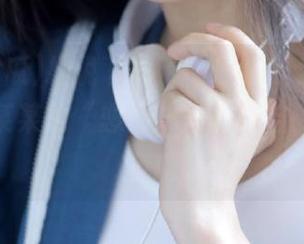 据说下载了带你吃瓜，可以边吃边对某某的“恋情”高潮跌宕，戏码太多！