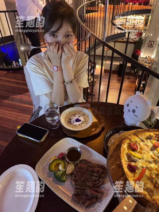 网址也能成为话题中心？zztt15.su黑料不打烊真会玩！
