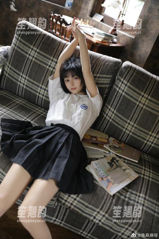 黑料在线 下载黑料在线,瓜田里抓获最新‘踩雷’大片!
