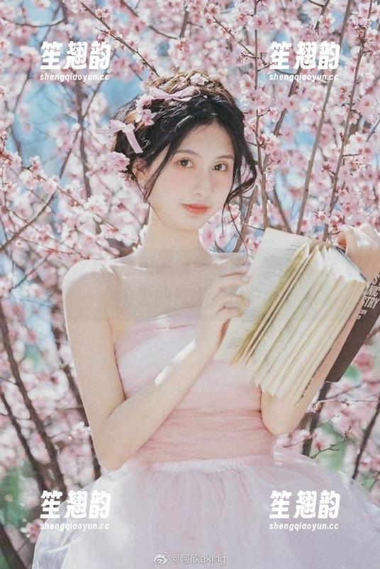 黑瓜吃料 黑瓜吃料苹果版,吃瓜也能飞上天的气人操作!